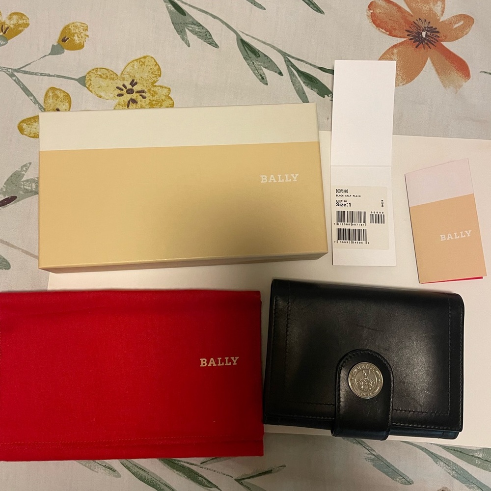 Bally | Classic Black Trifold Leather Wallet